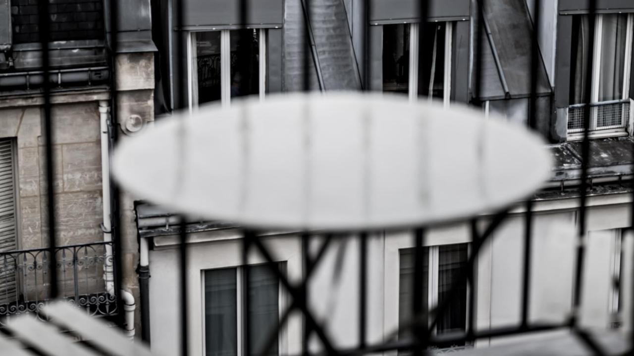 Monsieur George Hotel & Spa - Champs-Elysees Paris Exterior foto A circular, 12-inch (30 cm) fieldstone