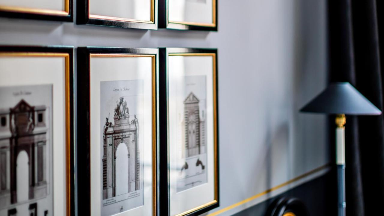 Monsieur George Hotel & Spa - Champs-Elysees Paris Exterior foto Framed prints