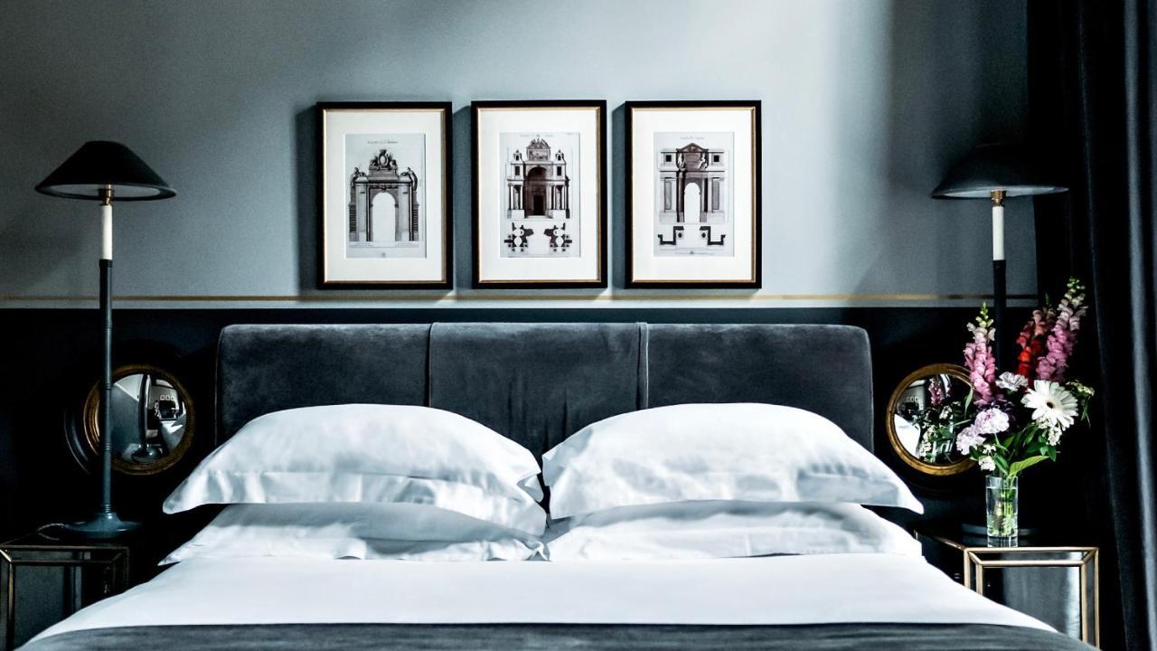 Monsieur George Hotel & Spa - Champs-Elysees Paris Exterior foto A bedroom at the hotel
